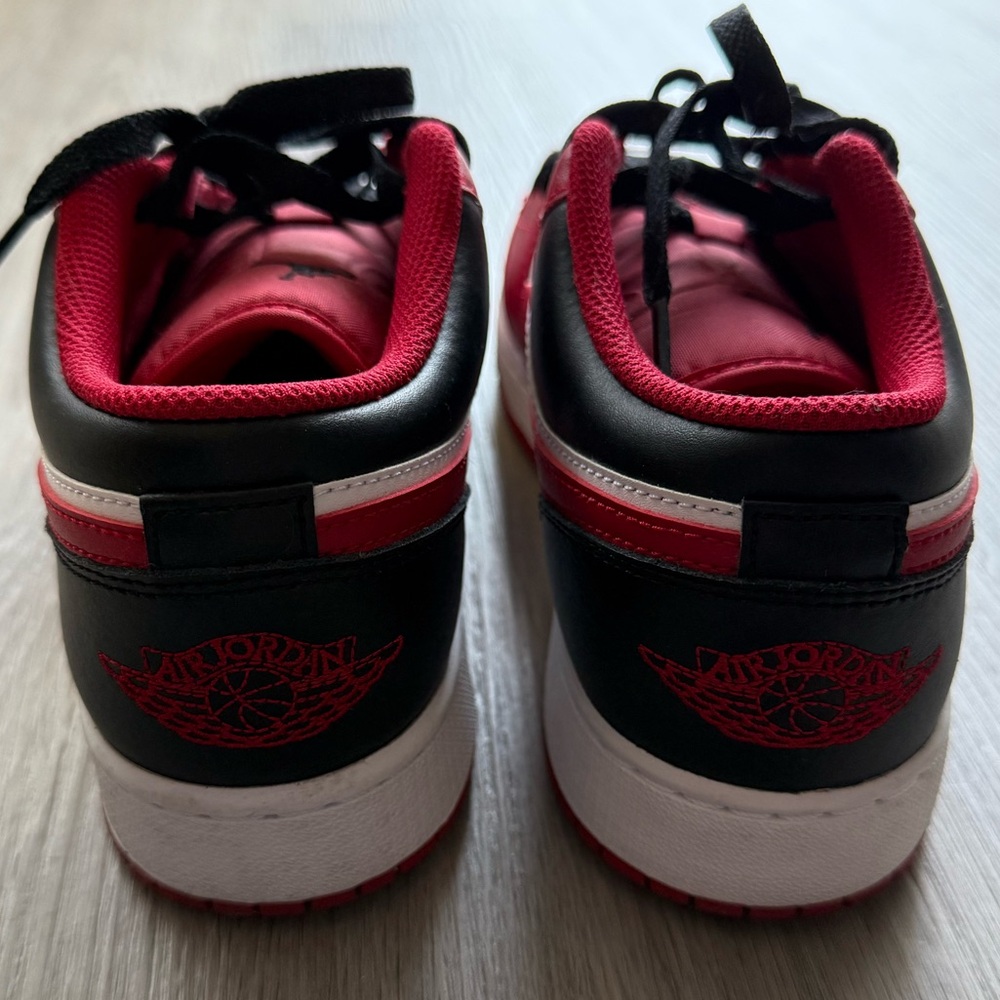 Air Jordan 1 Low Chicago White Red Black Youth 7Y - Picture 6 of 9